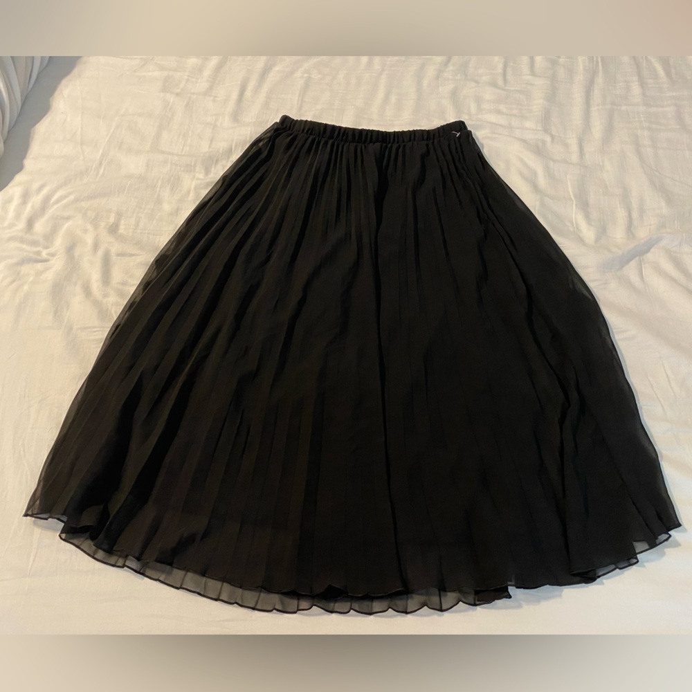Vince Camuto Elegant Black Pleated Skirt